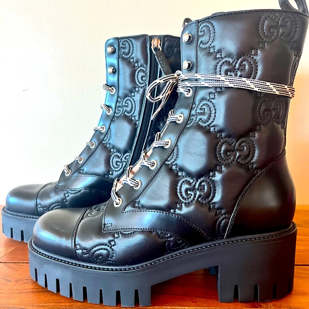 AUTHENTIC GUCCI BLACK QUILTED LACE UP LEATHER GG LOGO COMBAT BOOTS SZ 39/US 9